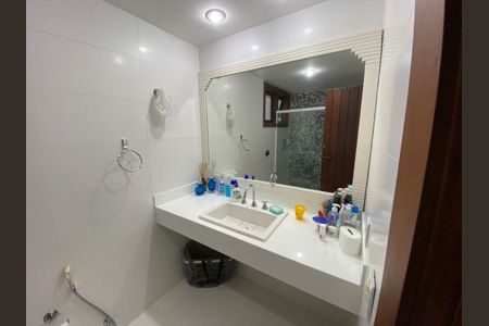 Casa à venda com 4 quartos, 295m² em Itaipu, Niterói