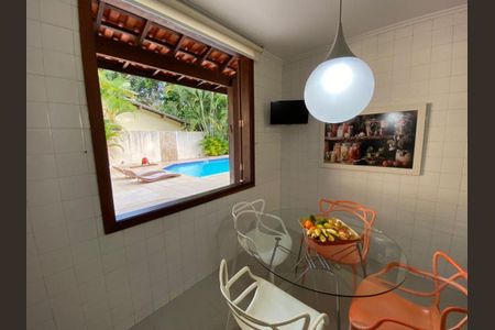 Casa à venda com 4 quartos, 295m² em Itaipu, Niterói