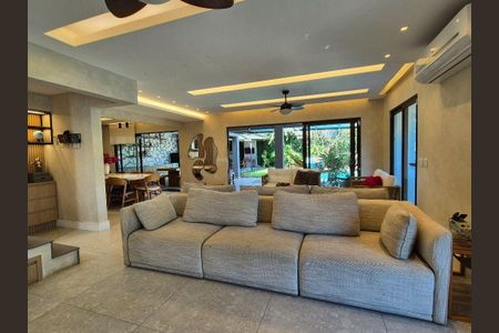 Casa à venda com 3 quartos, 503m² em Badu, Niterói