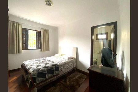 Casa à venda com 4 quartos, 330m² em Parque dos Principes, São Paulo