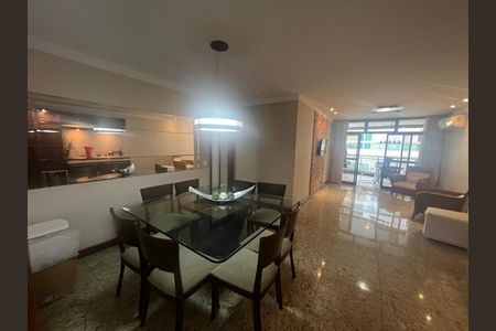 Apartamento à venda com 4 quartos, 160m² em Icaraí, Niterói
