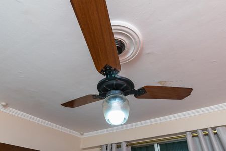 Sala de apartamento à venda com 2 quartos, 50m² em Irajá, Rio de Janeiro