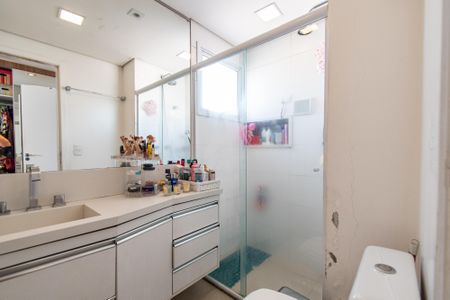 Apartamento para alugar com 96m², 2 quartos e 2 vagas Apartamento para alugar com 96m², 2 quartos e 2 vagasBanheiro da suíte 1