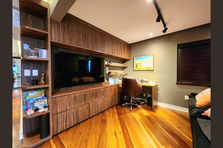 Apartamento à venda com 166m², 3 quartos e 2 vagasSala de TV