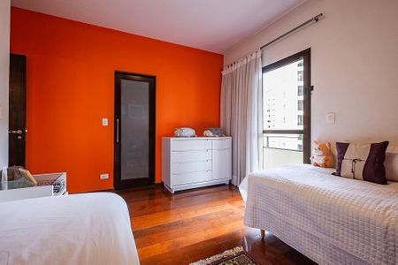 Apartamento à venda com 202m², 4 quartos e 3 vagas Apartamento à venda com 202m², 4 quartos e 3 vagasSuíte 1