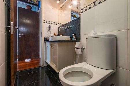 Apartamento à venda com 202m², 4 quartos e 3 vagas Apartamento à venda com 202m², 4 quartos e 3 vagasSuíte 2 - Banheiro