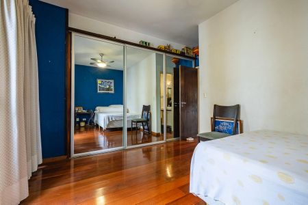 Apartamento à venda com 202m², 4 quartos e 3 vagas Apartamento à venda com 202m², 4 quartos e 3 vagasSuíte 2