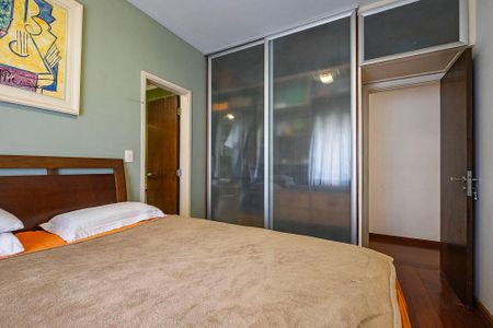 Apartamento à venda com 202m², 4 quartos e 3 vagas Apartamento à venda com 202m², 4 quartos e 3 vagasSuíte 3