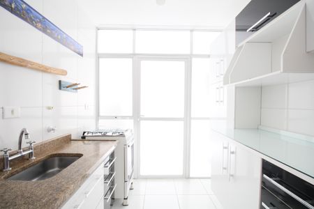 Apartamento para alugar com 74m², 2 quartos e 1 vagaCozinha