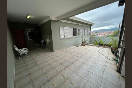Casa à venda com 150m², 4 quartos e 3 vagas