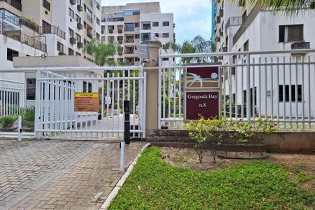 Apartamento à venda com 60m², 2 quartos e 1 vaga Apartamento à venda com 60m², 2 quartos e 1 vagaFachada