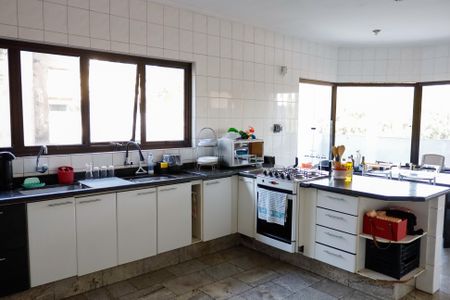 Casa para alugar com 320m², 3 quartos e 6 vagas Casa para alugar com 320m², 3 quartos e 6 vagasCozinha