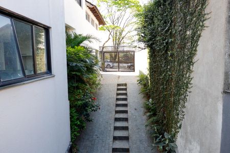 Casa para alugar com 320m², 3 quartos e 6 vagas Casa para alugar com 320m², 3 quartos e 6 vagasÁrea comum