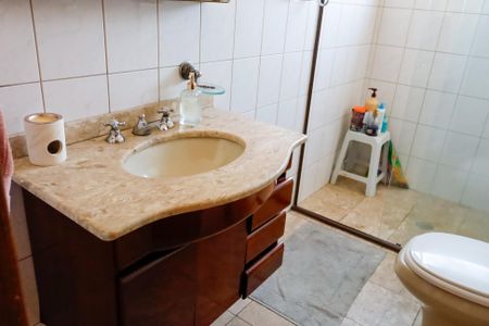 Casa para alugar com 320m², 3 quartos e 6 vagas Casa para alugar com 320m², 3 quartos e 6 vagasBanheiro