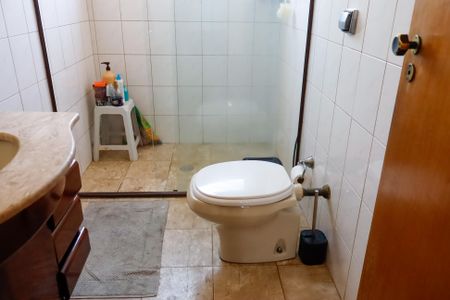 Casa para alugar com 320m², 3 quartos e 6 vagas Casa para alugar com 320m², 3 quartos e 6 vagasBanheiro