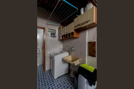 Casa de condomínio à venda com 64m², 2 quartos e 1 vagaÁrea de Serviço