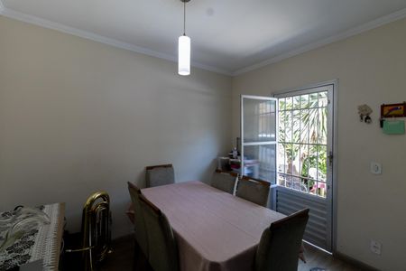 Casa de condomínio à venda com 64m², 2 quartos e 1 vagaSala