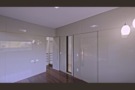 Casa de condomínio à venda com 358m², 3 quartos e 2 vagasSuíte 1