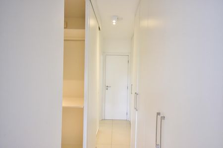 Apartamento à venda com 213m², 3 quartos e 4 vagasArmário da Suíte 3