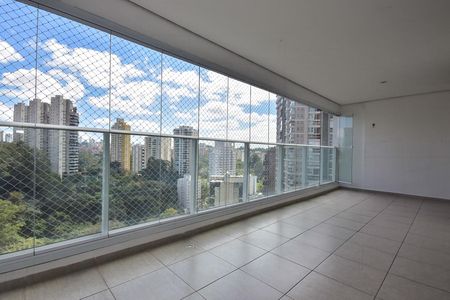 Apartamento à venda com 213m², 3 quartos e 4 vagasVaranda 2