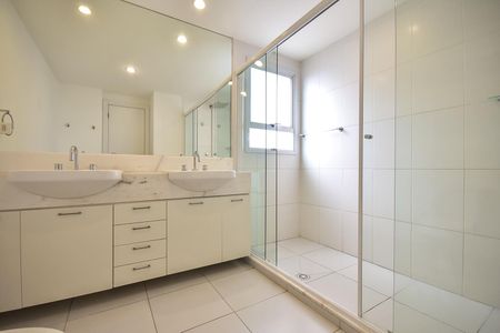 Apartamento à venda com 213m², 3 quartos e 4 vagasBanheiro da Suíte 3