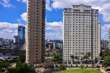 Apartamento à venda com 213m², 3 quartos e 4 vagasVista da Suíte 1