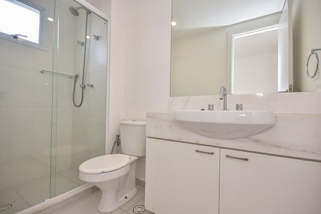Apartamento à venda com 213m², 3 quartos e 4 vagasBanheiro Suíte 2