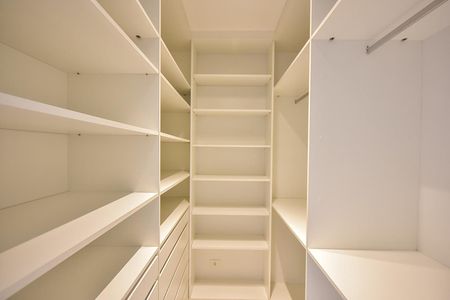 Apartamento à venda com 213m², 3 quartos e 4 vagasArmário da Suíte 3