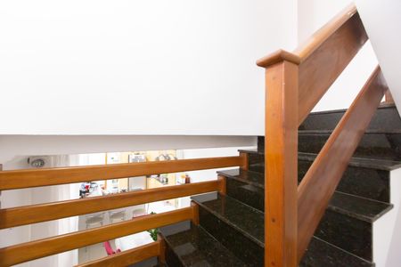 Casa para alugar com 360m², 3 quartos e 6 vagasEscada