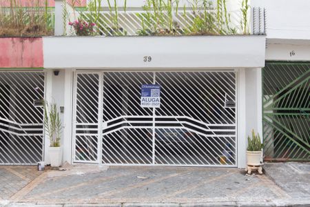 Casa para alugar com 360m², 3 quartos e 6 vagasFachada