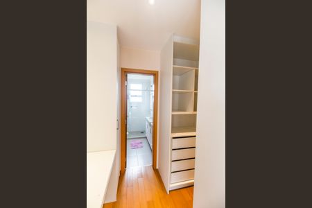 Apartamento à venda com 156m², 3 quartos e 3 vagasCloset da suíte 1