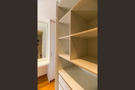 Apartamento à venda com 156m², 3 quartos e 3 vagasCloset da suíte 1