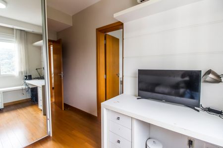 Apartamento à venda com 156m², 3 quartos e 3 vagasSuíte 2