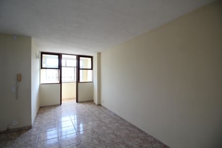 Sala de apartamento para alugar com 2 quartos, 56m² em Taquara, Rio de Janeiro
