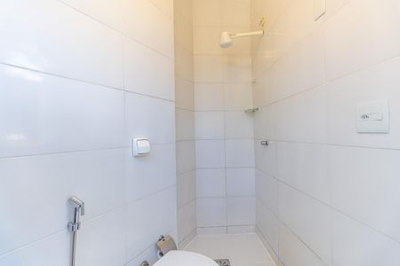 Banheiro da Suite de apartamento para alugar com 1 quarto, 47m² em Praça da Bandeira, Rio de Janeiro