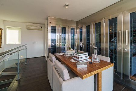Casa à venda com 4 quartos, 900m² em Jardim Vitoria Regia (Zona Oeste), São Paulo