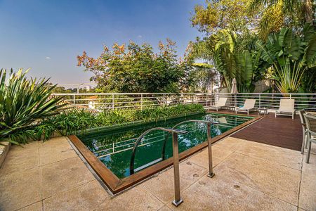 Casa à venda com 4 quartos, 900m² em Jardim Vitoria Regia (Zona Oeste), São Paulo