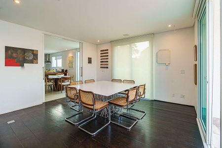 Casa à venda com 4 quartos, 900m² em Jardim Vitoria Regia (Zona Oeste), São Paulo