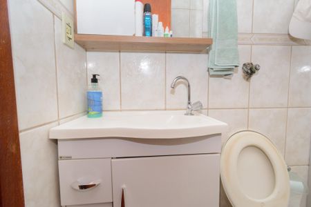 Casa à venda com 213m², 3 quartos e 4 vagas Casa à venda com 213m², 3 quartos e 4 vagasBanheiro 2