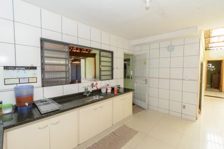 Casa à venda com 213m², 3 quartos e 4 vagas Casa à venda com 213m², 3 quartos e 4 vagasCozinha