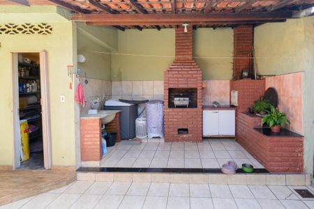 Casa à venda com 213m², 3 quartos e 4 vagas Casa à venda com 213m², 3 quartos e 4 vagasEspaço Gourmet