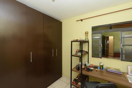 Casa à venda com 213m², 3 quartos e 4 vagas Casa à venda com 213m², 3 quartos e 4 vagasQuarto 2