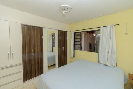 Casa à venda com 213m², 3 quartos e 4 vagas Casa à venda com 213m², 3 quartos e 4 vagasQuarto 1