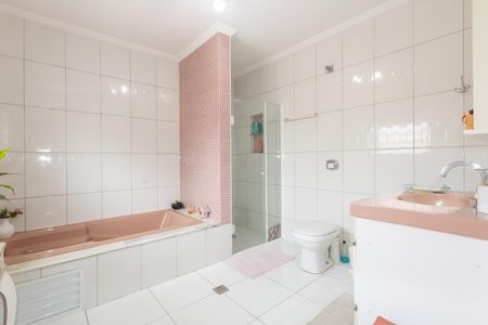 Casa à venda com 198m², 3 quartos e 2 vagasBanheiro da Suíte