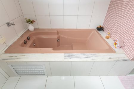 Casa à venda com 198m², 3 quartos e 2 vagasBanheiro da Suíte