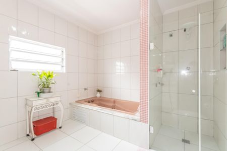 Casa à venda com 198m², 3 quartos e 2 vagasBanheiro da Suíte