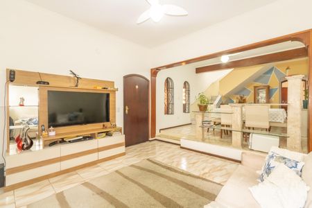 Casa à venda com 198m², 3 quartos e 2 vagasSala