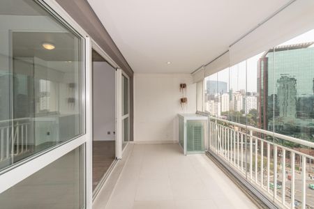 Apartamento para alugar com 70m², 1 quarto e 1 vaga Apartamento para alugar com 70m², 1 quarto e 1 vagaVaranda