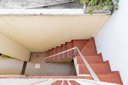 Casa à venda com 125m², 2 quartos e 1 vagaEscada