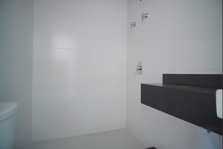 Apartamento à venda com 70m², 2 quartos e 2 vagasBanheiro da Suíte 1